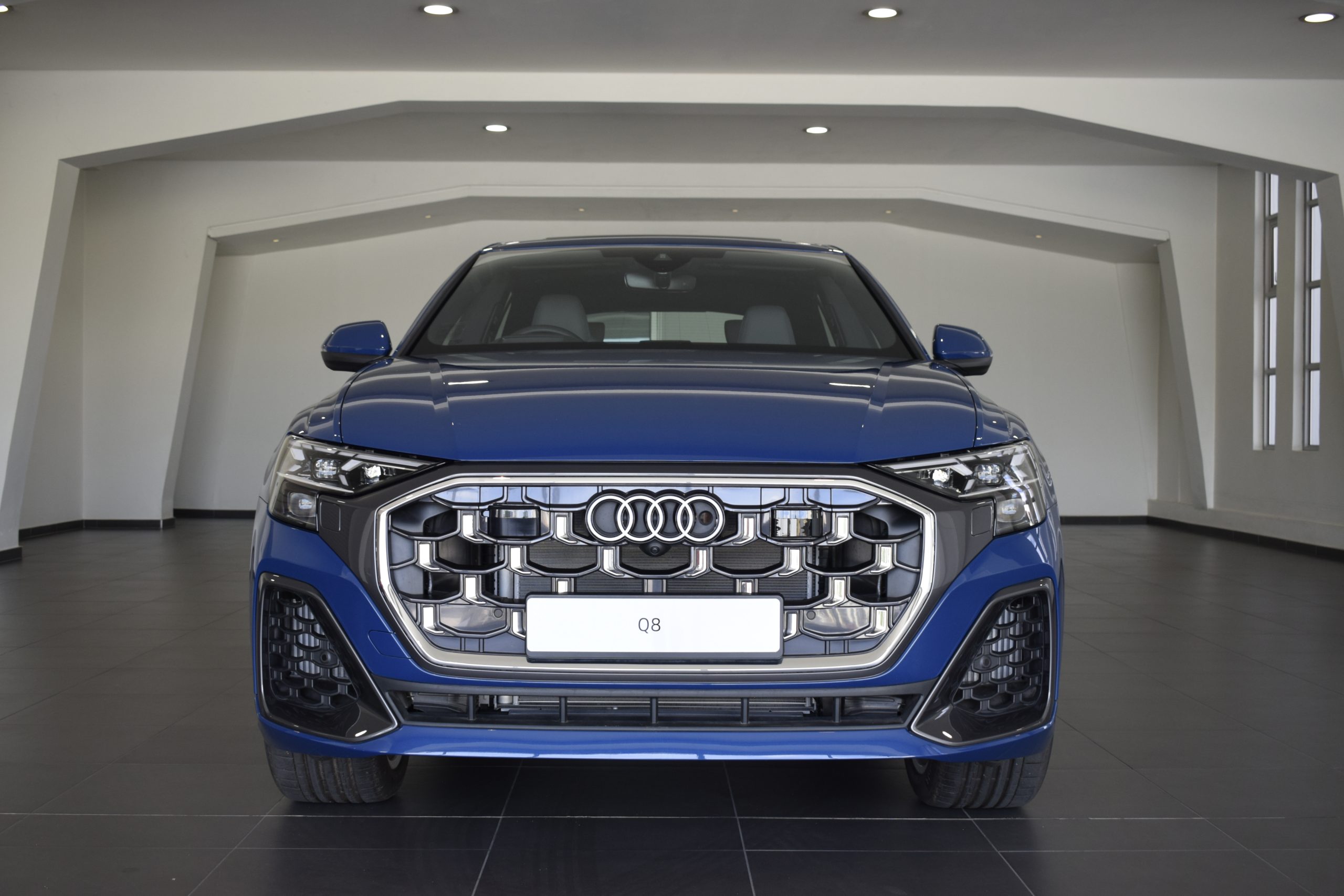 AUDI Q8 55 TFSI 250KW QUATTRO TIPTRONIC PLATINUM ADDITION