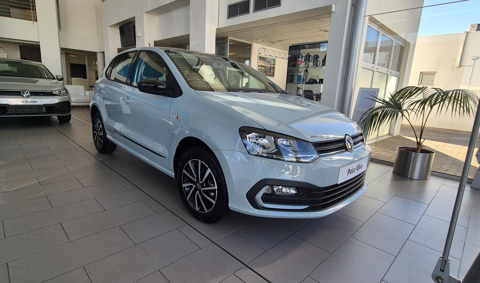 Polo Vivo 1.6 LIFE EDITION 15
